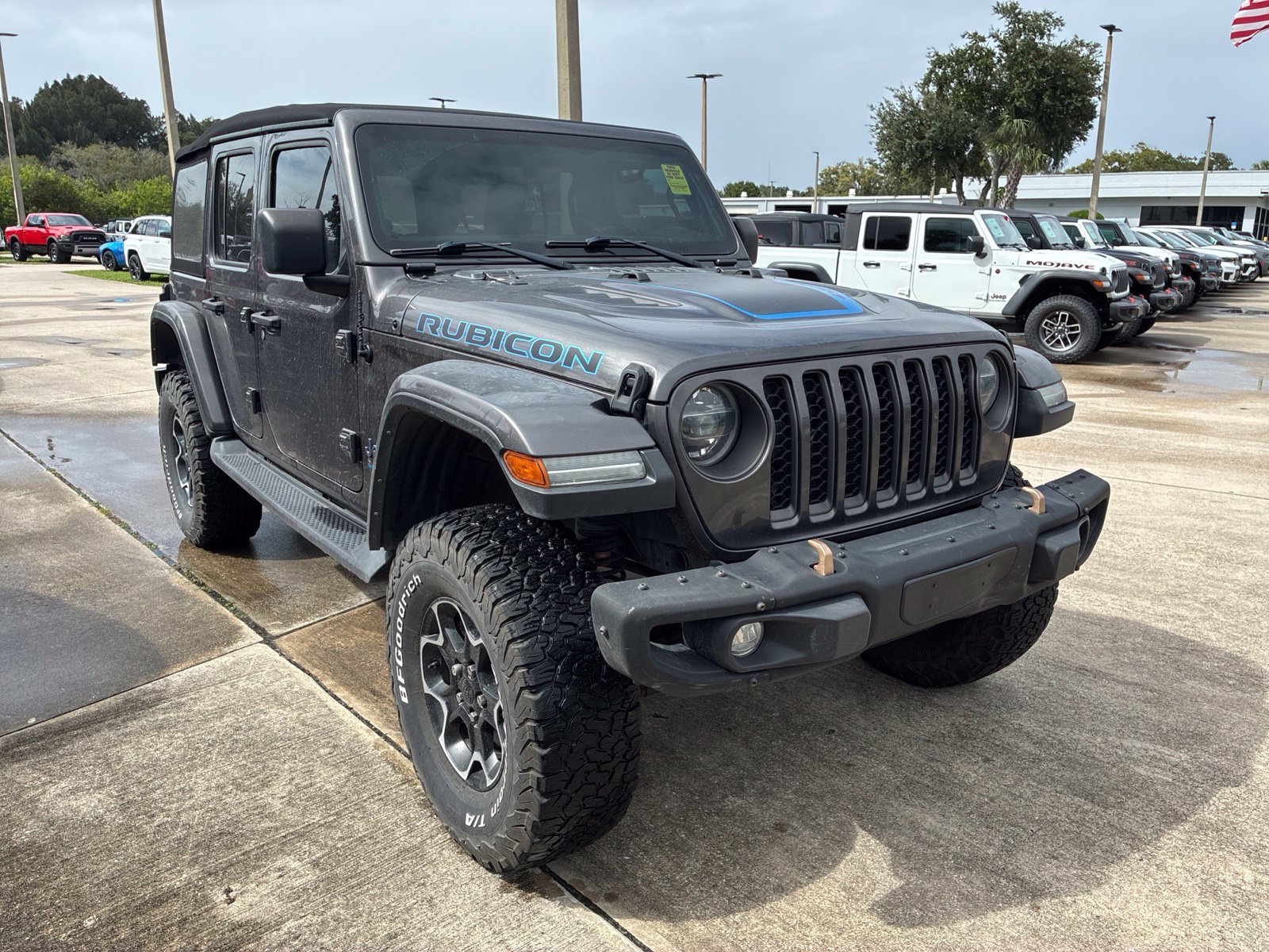 Used 2021 Gray Jeep Unlimited Rubicon 4xe image 7