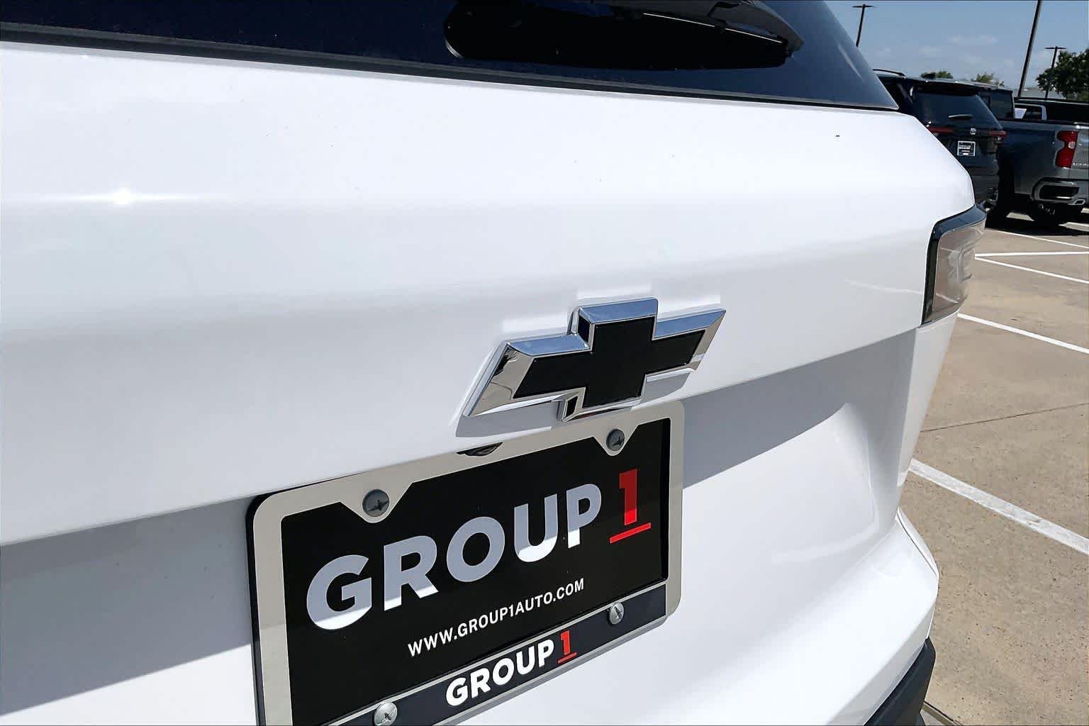 2027 Chevrolet Equinox LT - Photo 15