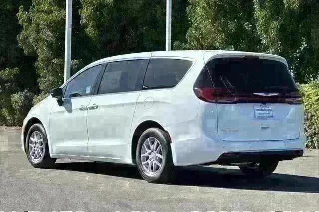 New 2026 Bright White Clear-Coat Exterior Paint Chrysler  image 6
