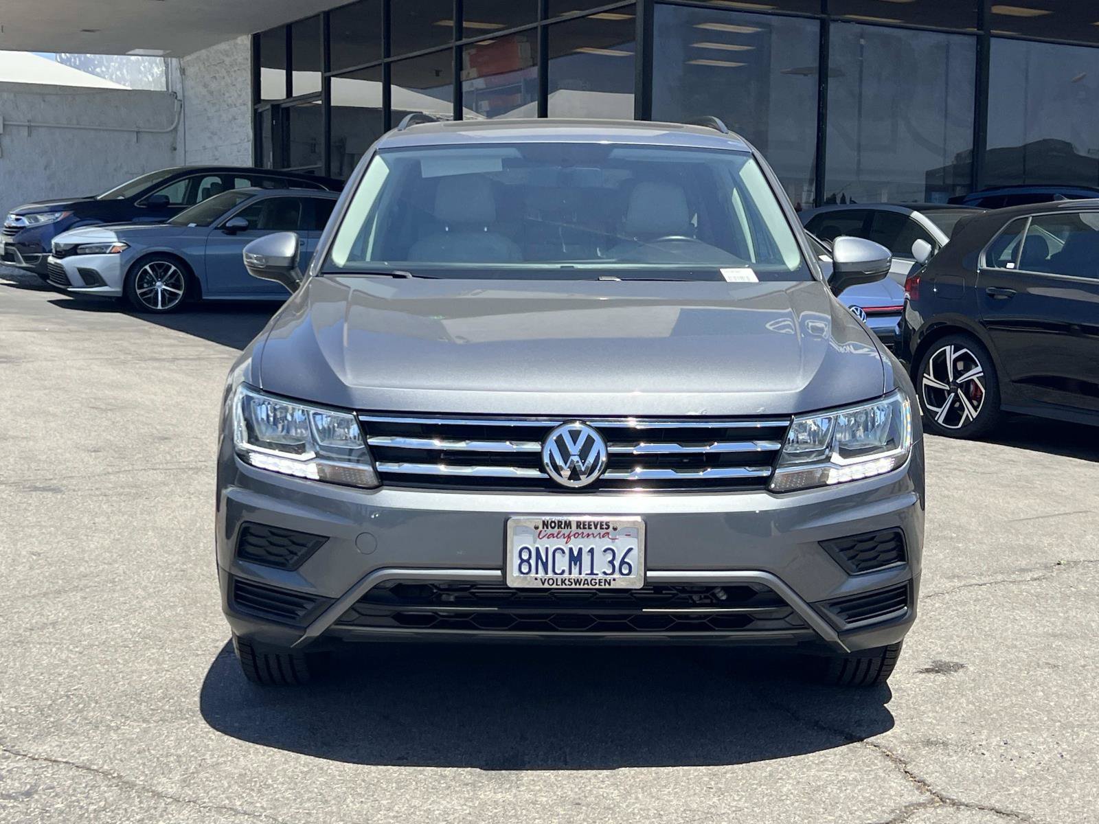 Used 2019 Platinum Gray Metallic Volkswagen SE image 4