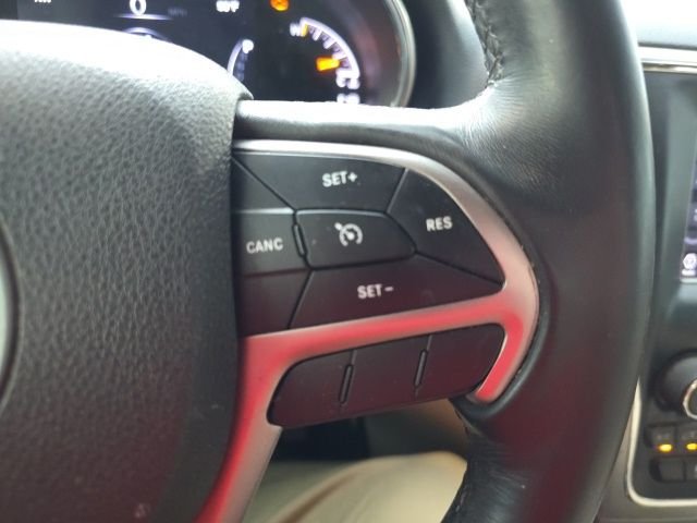 Used 2018 Bright White Clearcoat Jeep Laredo E image 15