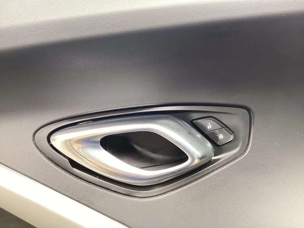 Used 2018 BLACK Chevrolet 1LT image 32