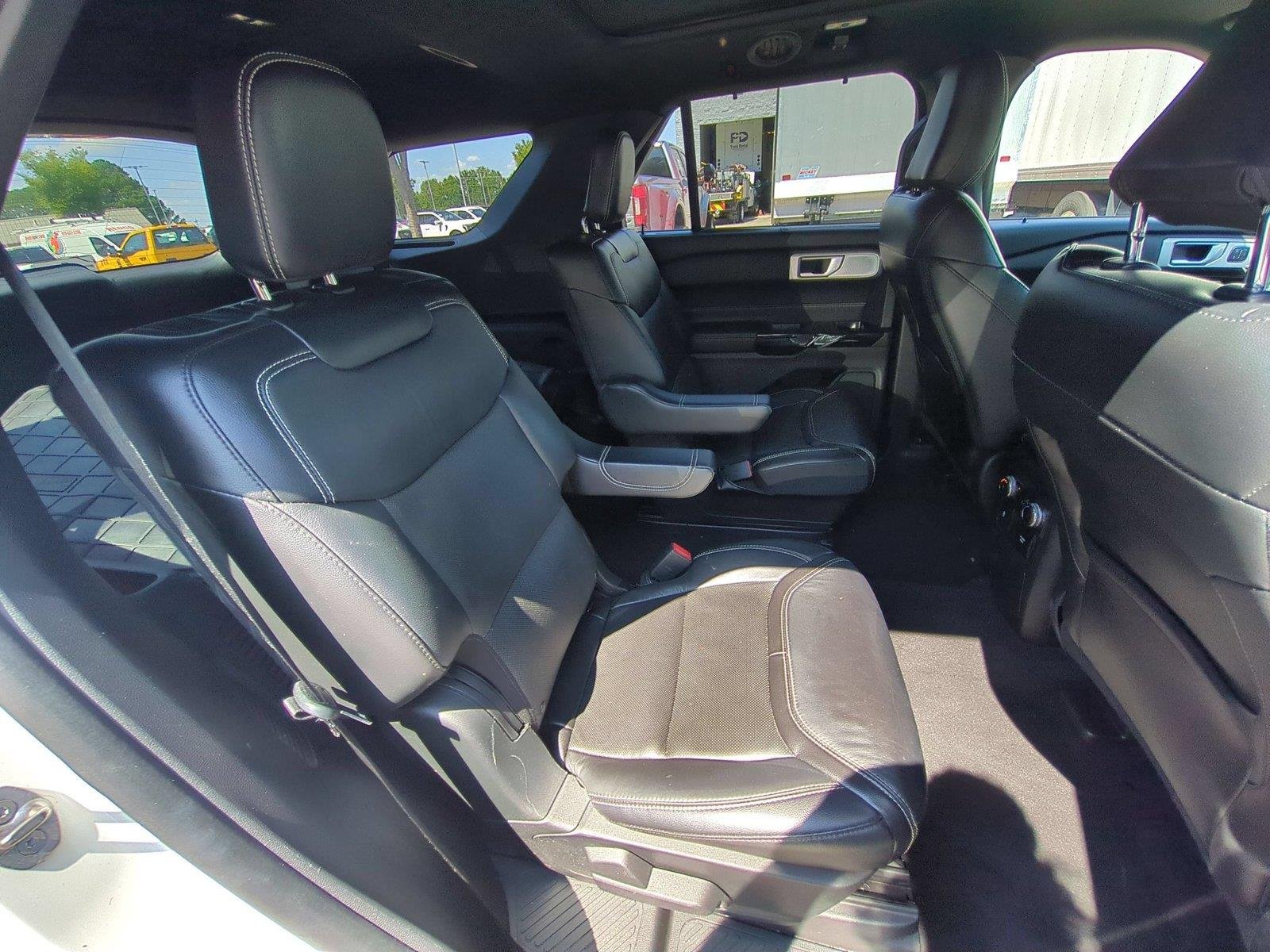 Used 2022 Star White Metallic Tri-Coat FORD ST image 37