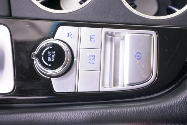 Used 2025  Genesis 2.5T image 36