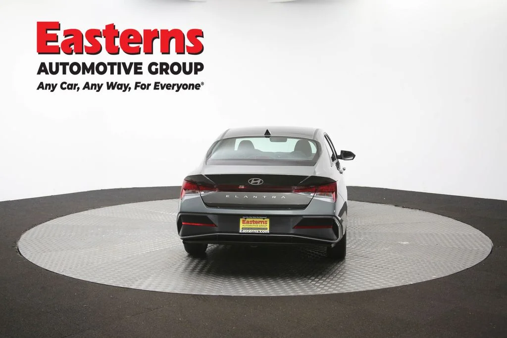 Used 2024 Gray Hyundai SEL image 36
