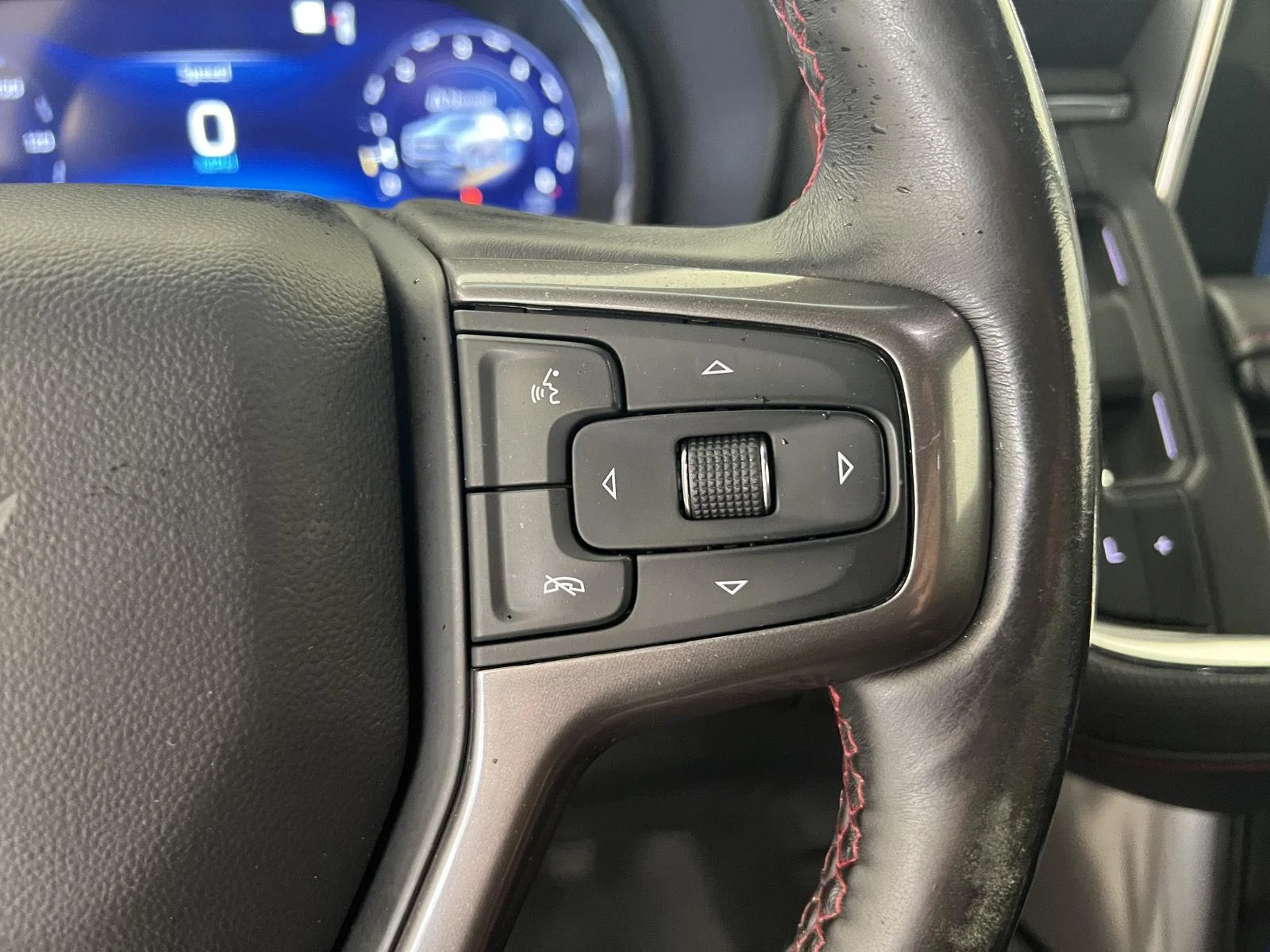 Used 2022 SUMMIT WHITE Chevrolet RST image 12