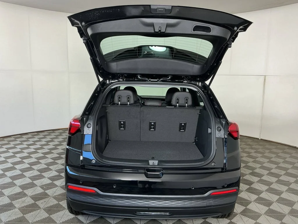 New 2027 Mosaic Black Metallic Chevrolet RS image 8