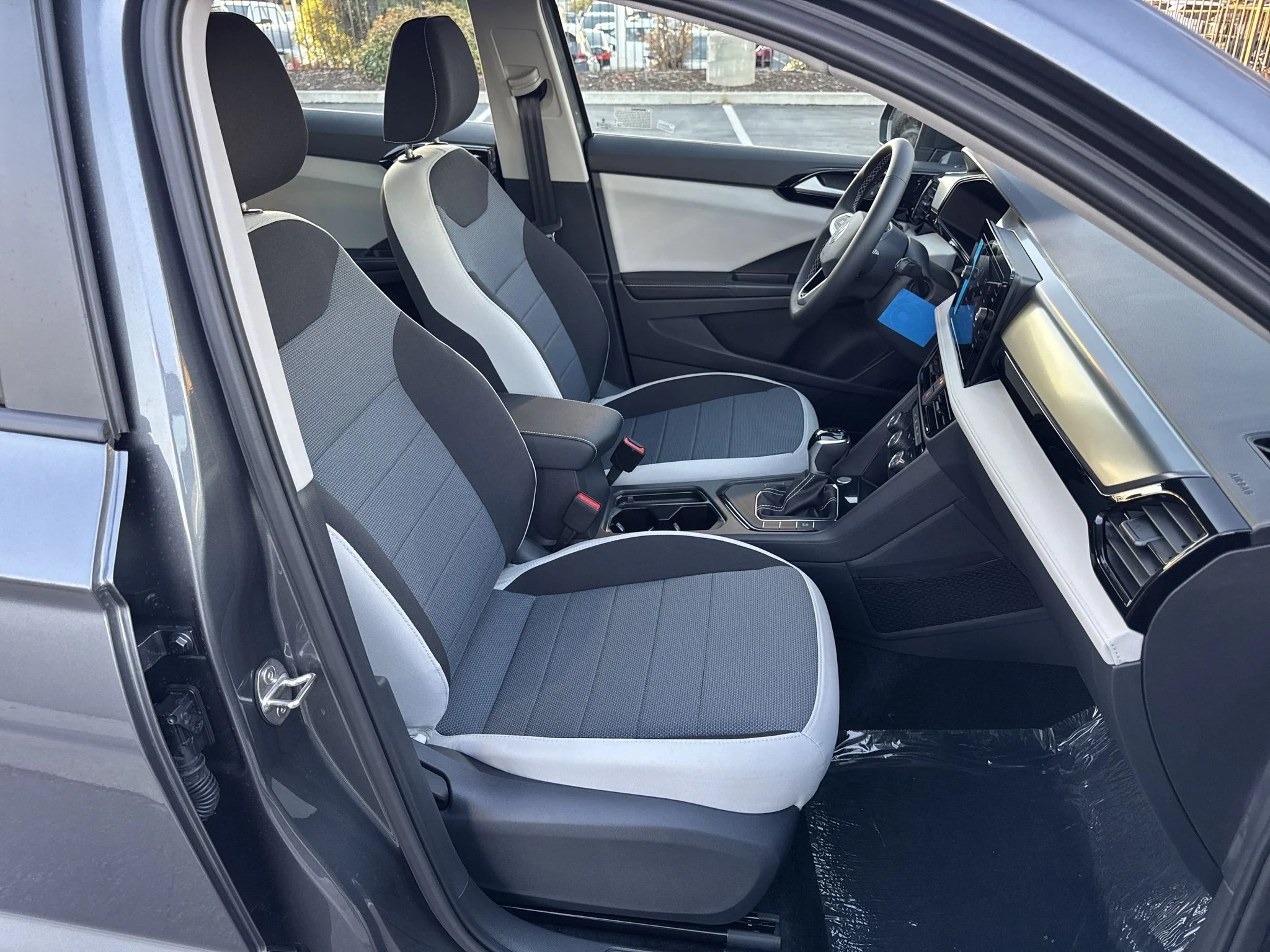 New 2027 Platinum Gray Metallic Volkswagen S image 19