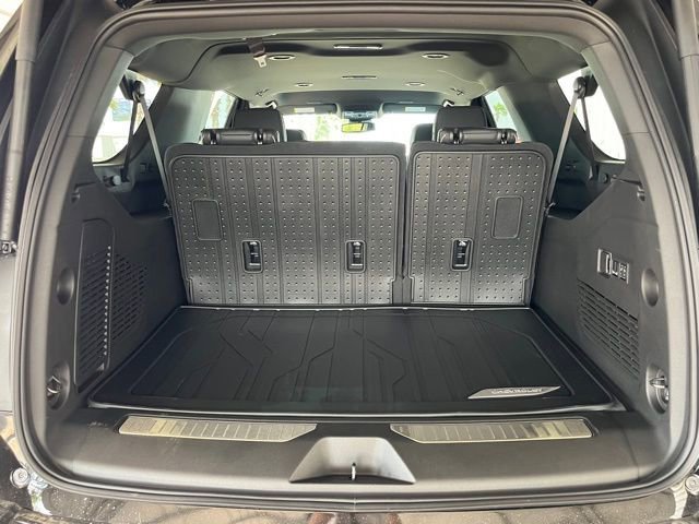 2025 Chevrolet Suburban Premier - Photo 23