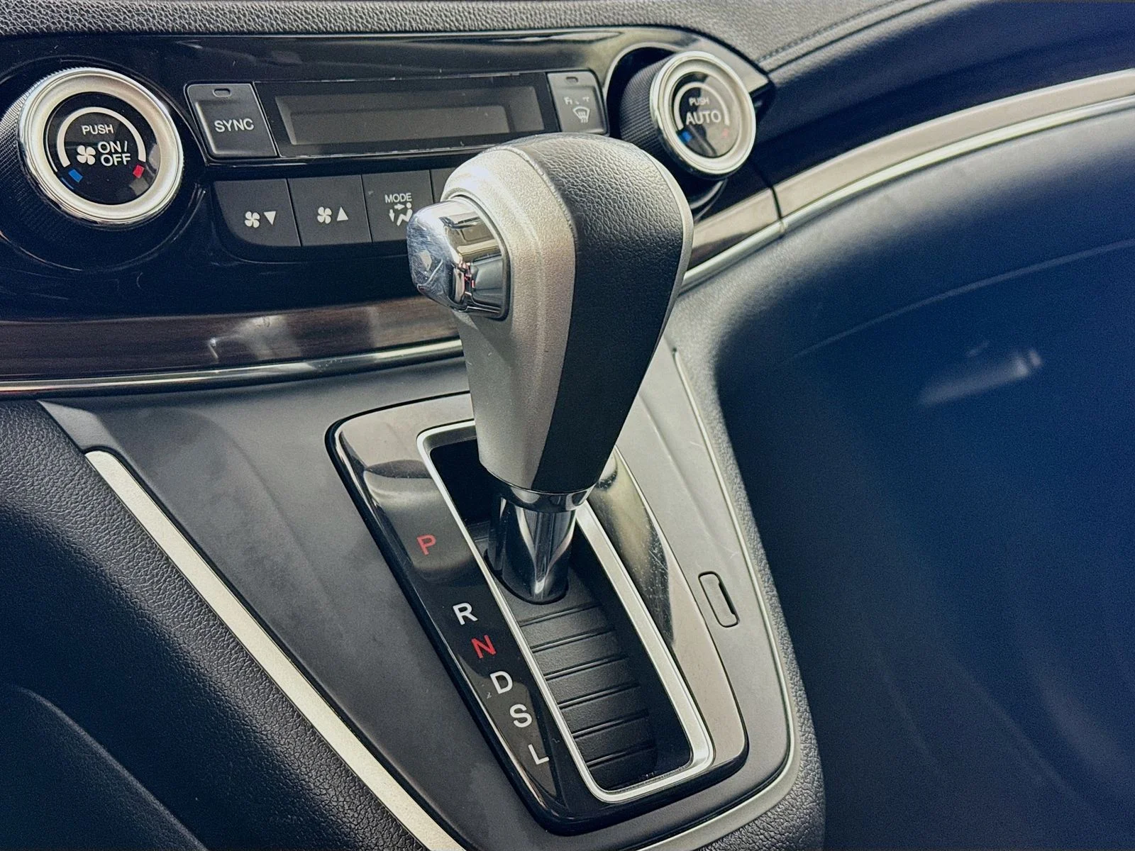 Used 2016 Black Honda Touring image 9