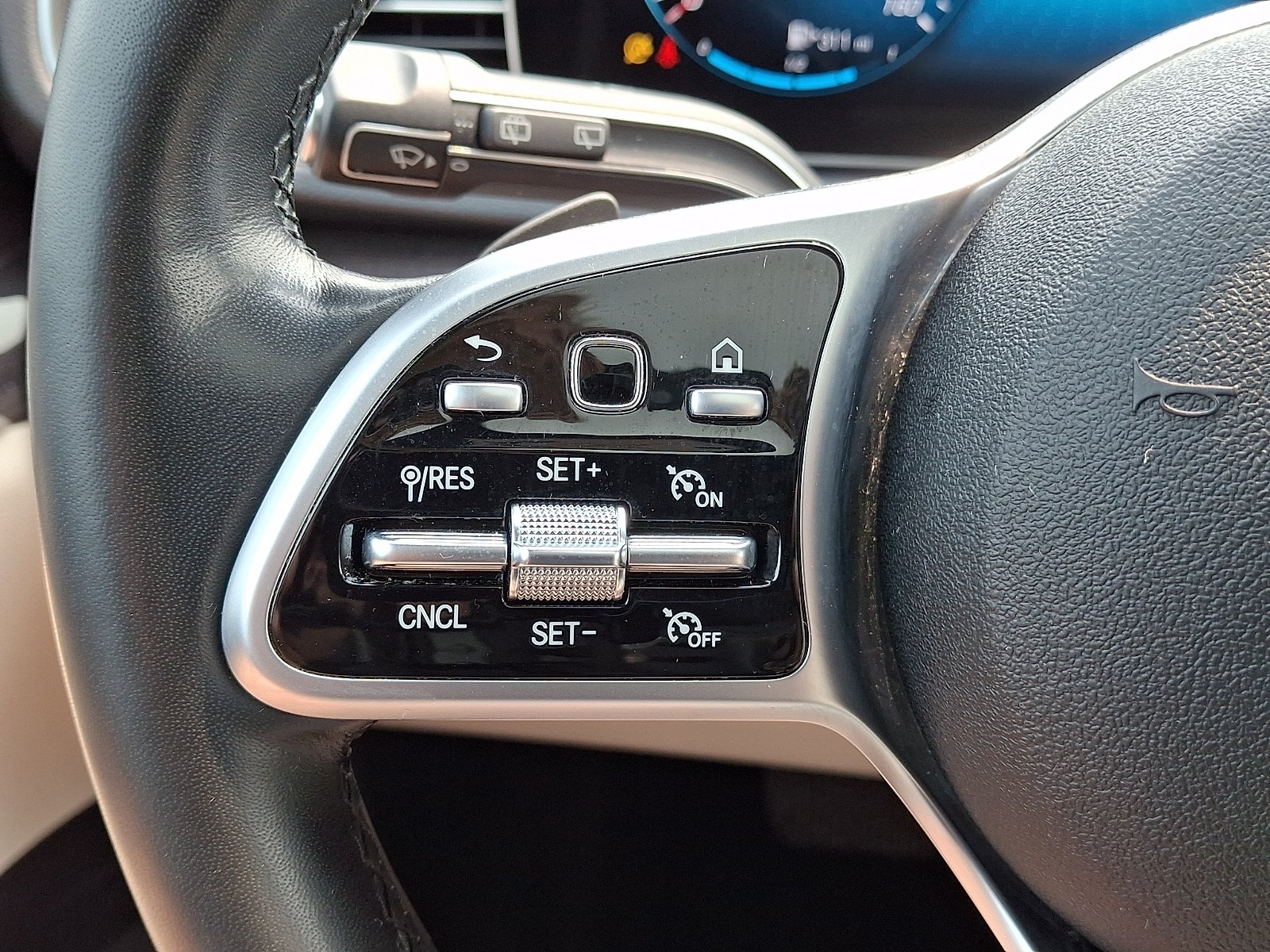 Used 2021 Black - 040 Mercedes-Benz 4MATIC® image 22