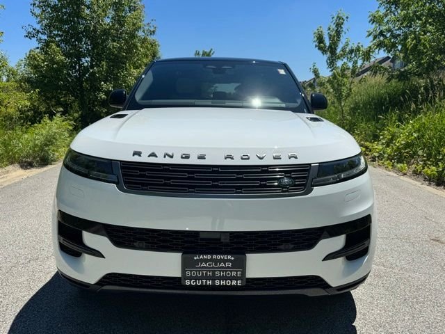 Certified Used 2025 Fuji White Land Rover SE image 3