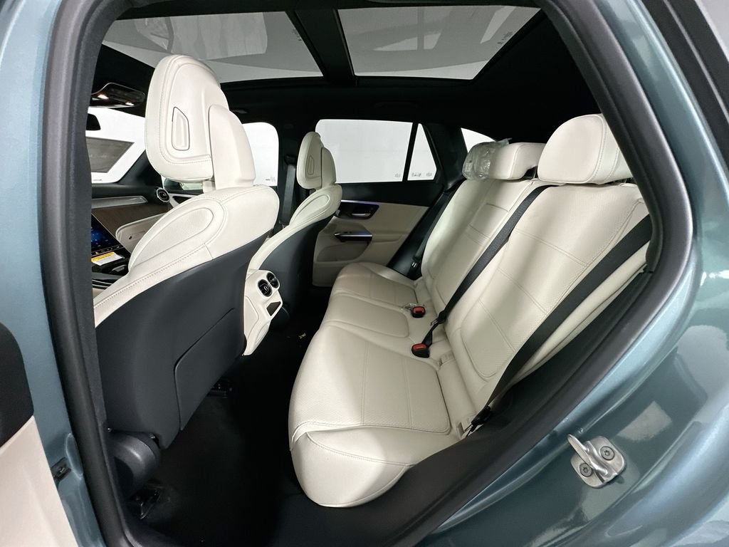 New 2026 Verde Silver Metallic Mercedes-Benz GLC 300 image 25