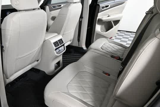 2025 Volkswagen Atlas SEL Premium R-Line - Photo 17