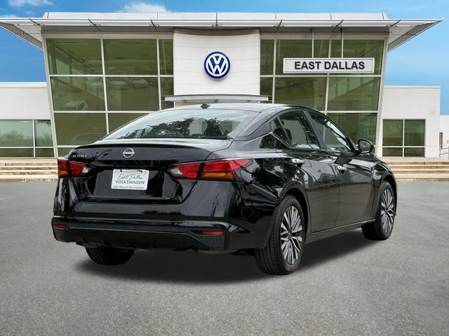 Used 2025 Black Nissan 2.5 SV image 3