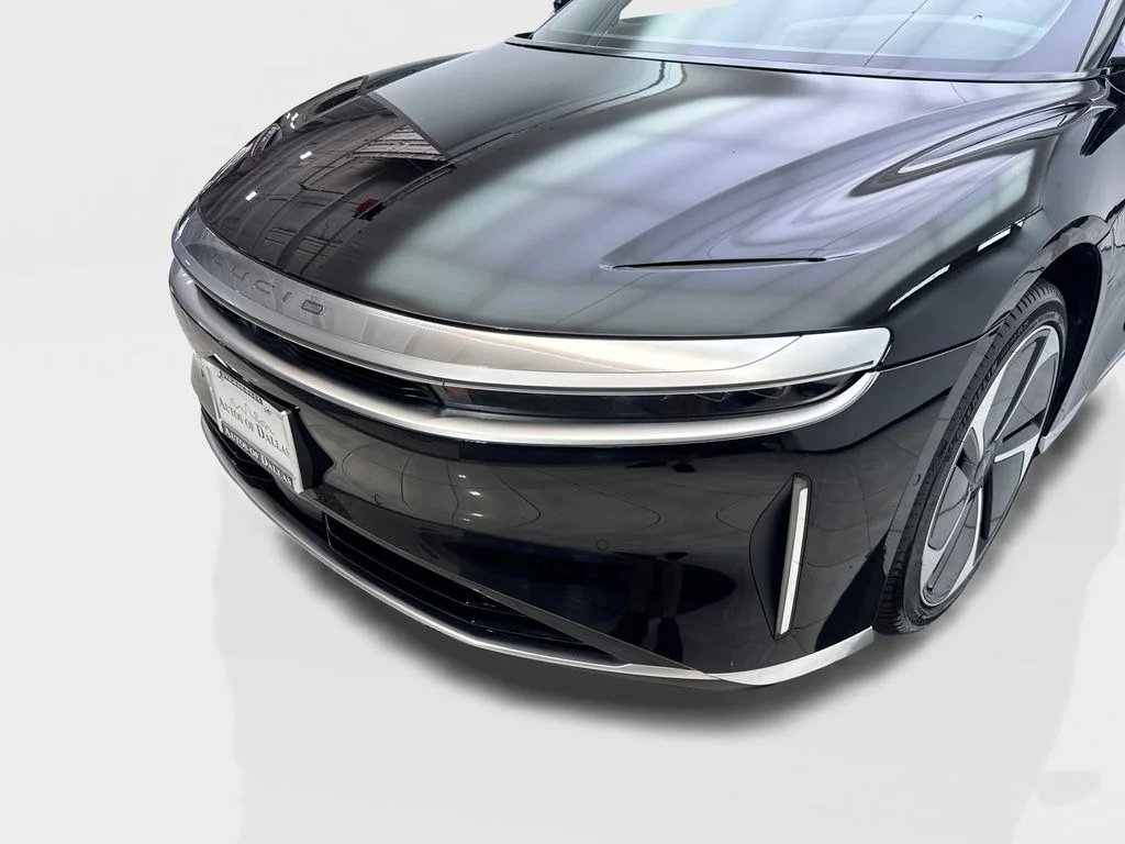 Used 2023 Black Lucid Touring image 14