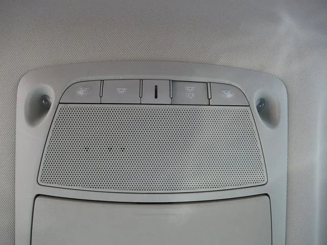 Used 2015 Gray Nissan SL image 37