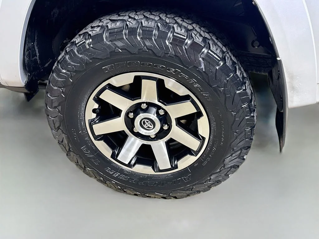 Used 2018 Classic Silver Metallic Toyota TRD Off Road Premium image 28