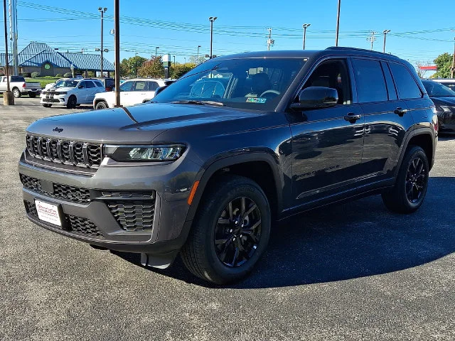New 2026 Gray Jeep Altitude image 3