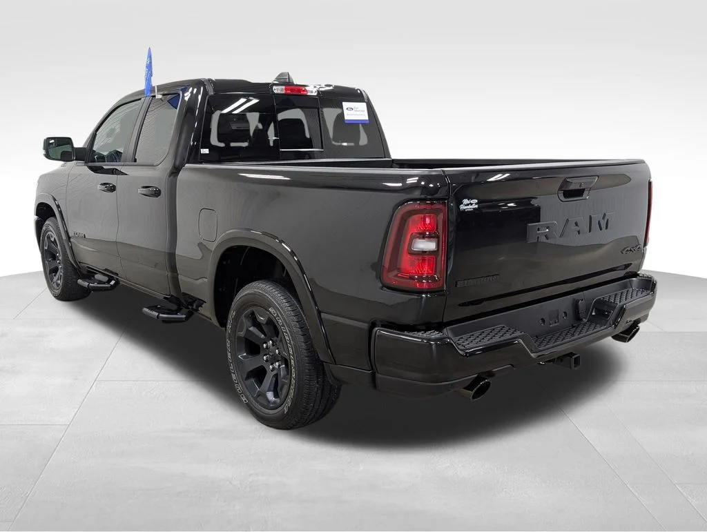 Certified Used 2025 Diamond Black Ram Big Horn/Lone Star image 27