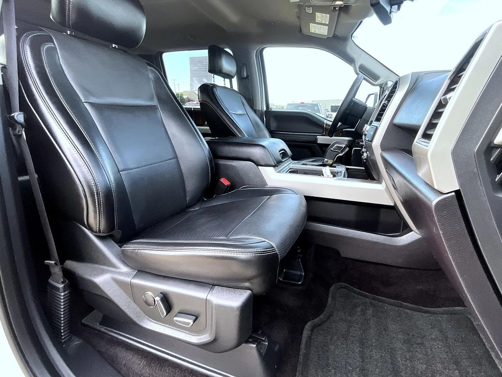 Used 2017 Silver Ford Lariat image 16