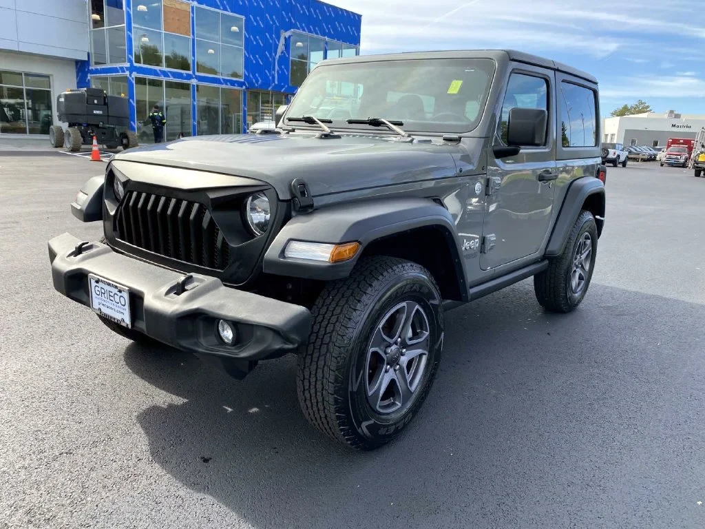 Used 2019 Gray Clearcoat Jeep Sport S image 8