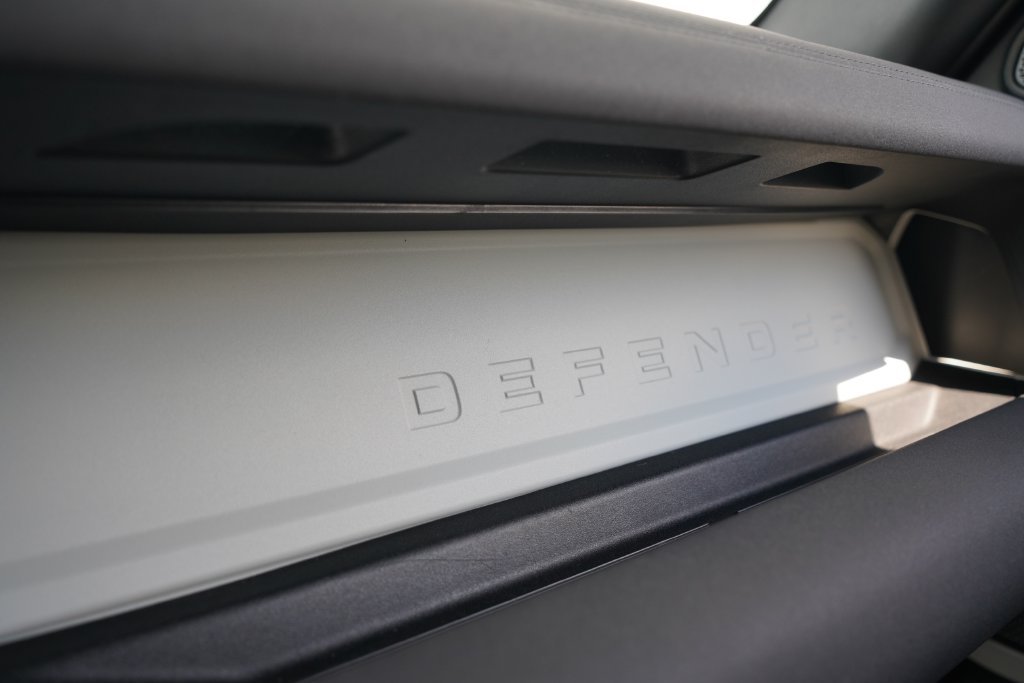 Used 2022  Land Rover X-Dynamic SE image 18