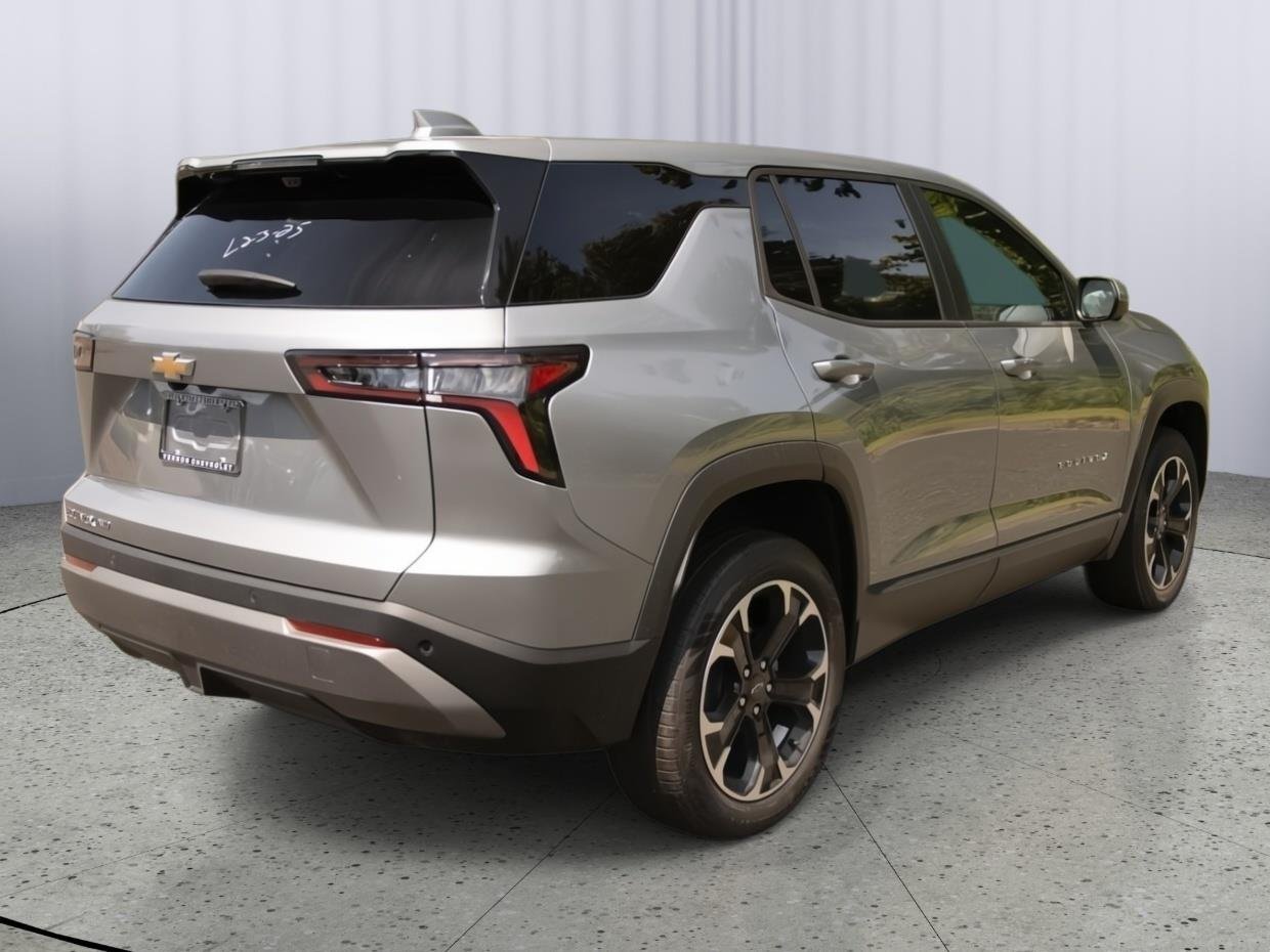 2026 Chevrolet Equinox LT - Photo 8