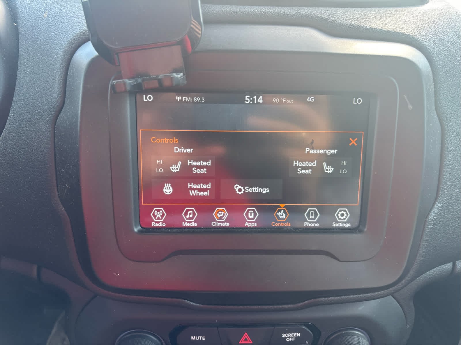 Used 2020 Bikini Metallic Clearcoat Jeep Altitude image 7
