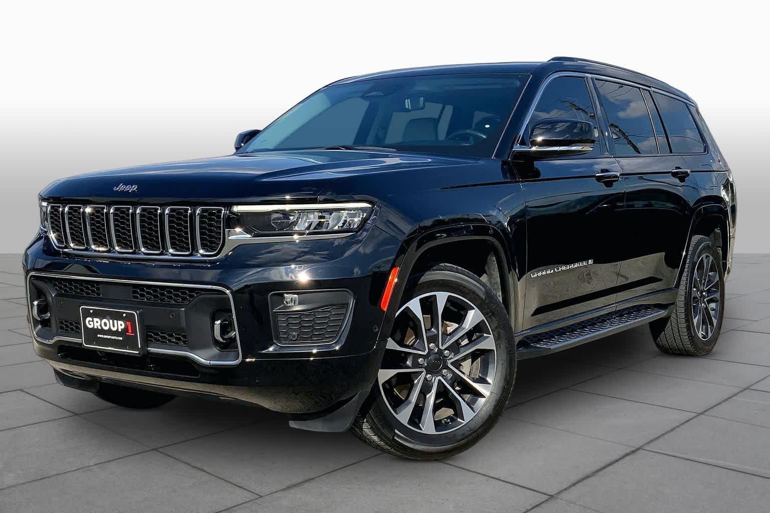Used 2021 Diamond Black Crystal Pearlcoat Jeep Overland image 2