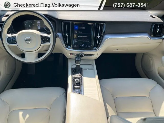 Used 2020 Birch Light Metallic Volvo T5 Momentum image 28