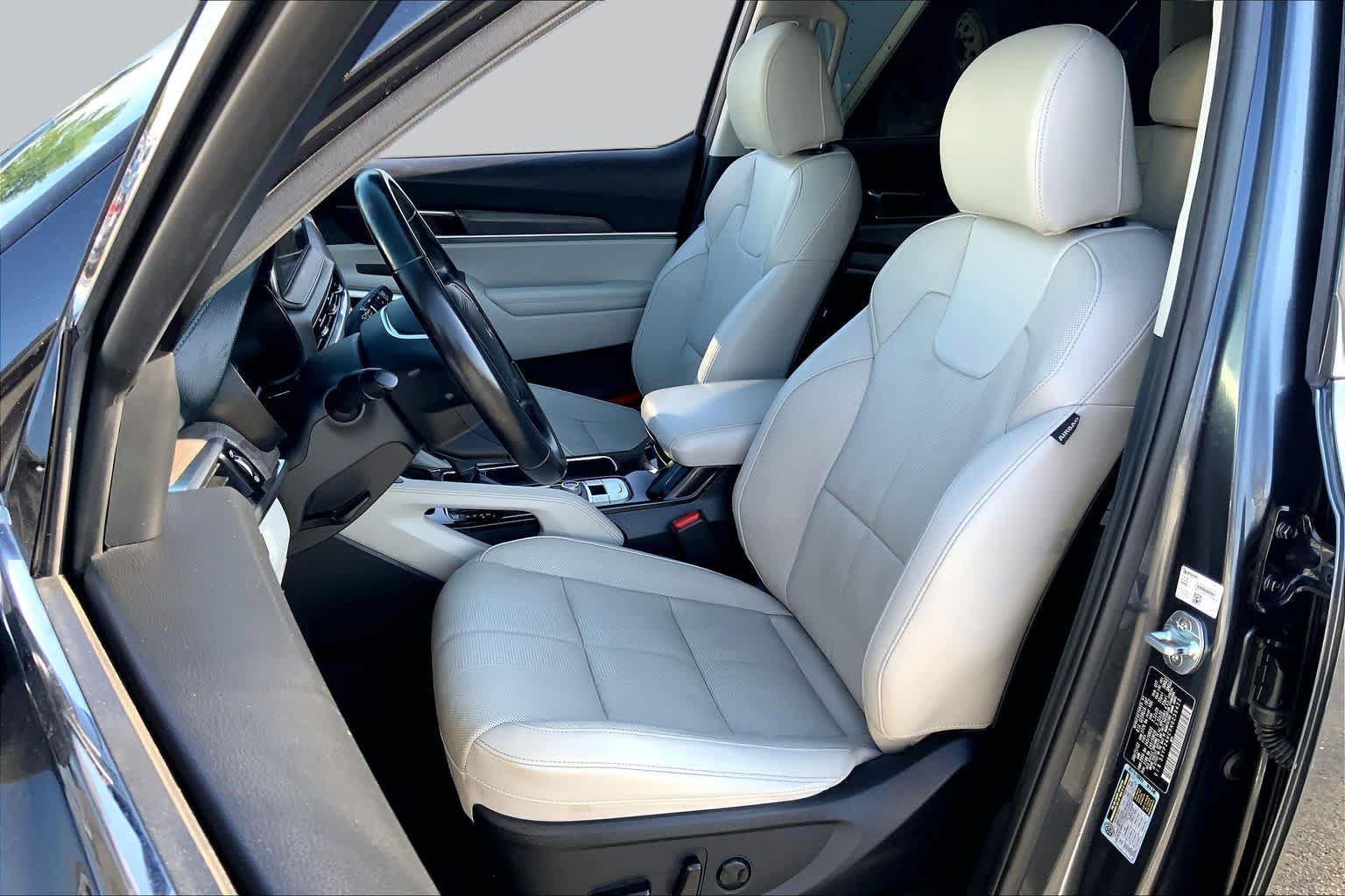 Used 2022 Gravity Grey Kia EX image 8