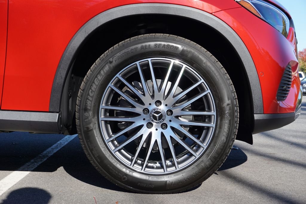 Used 2026 Patagonia Red Metallic Mercedes-Benz GLC 300 image 18