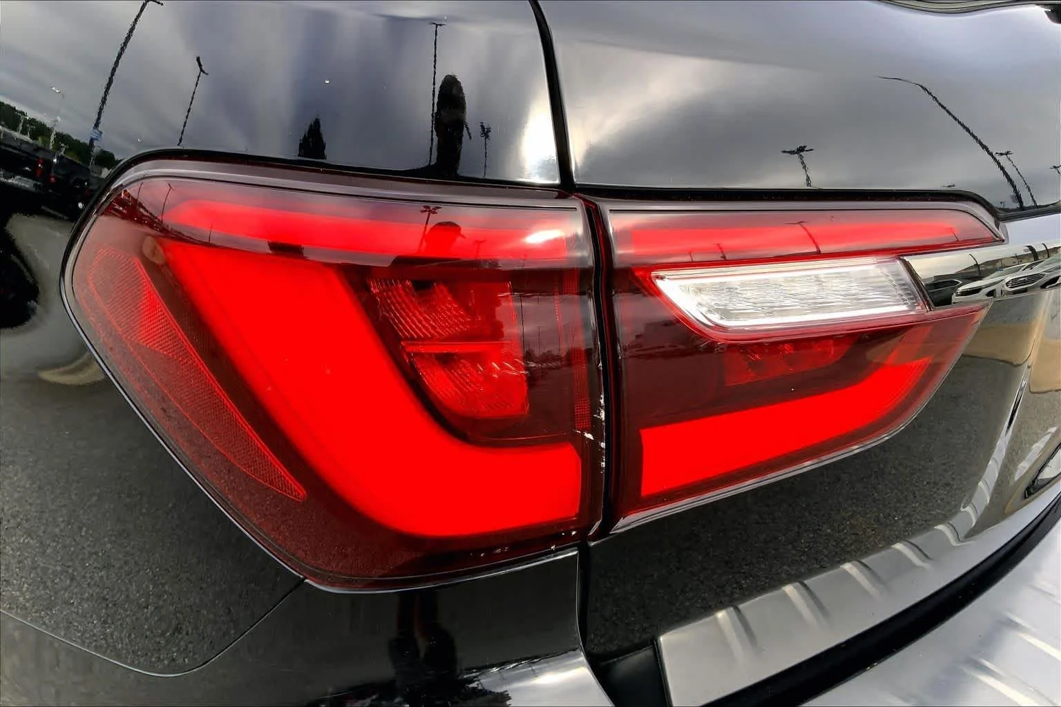 Used 2020 Black Obsidian INFINITI LUXE image 27