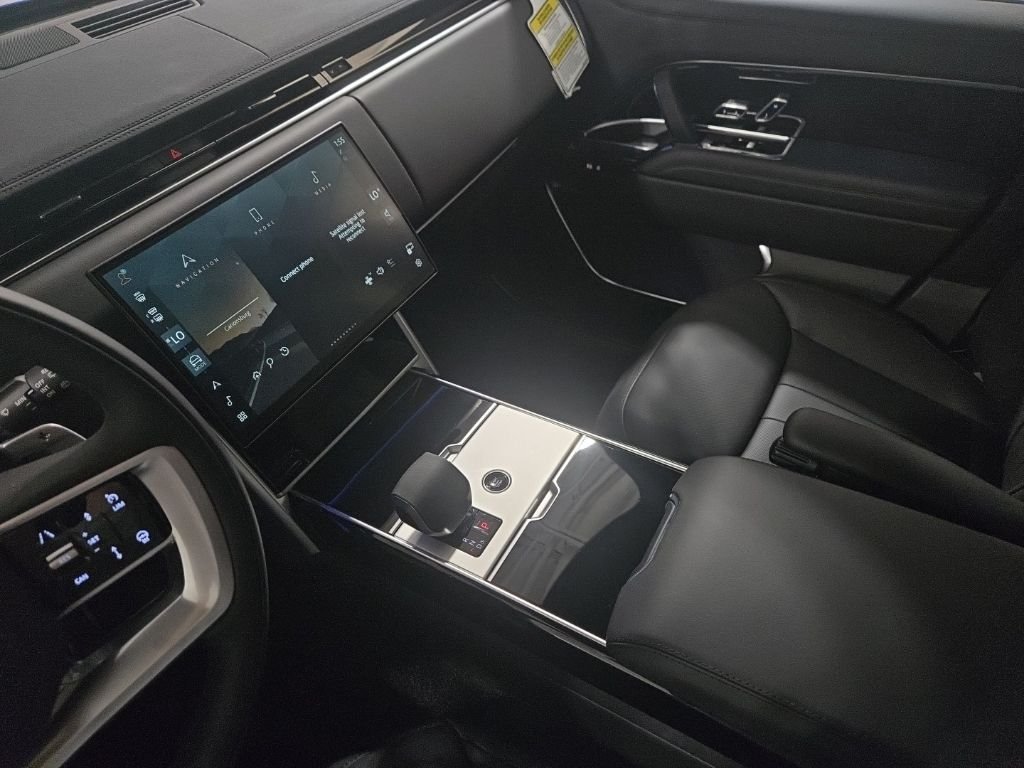 New 2026 Velocity Blue Land Rover SE image 12