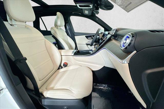 New 2026 Polar White Mercedes-Benz GLC 300 image 56
