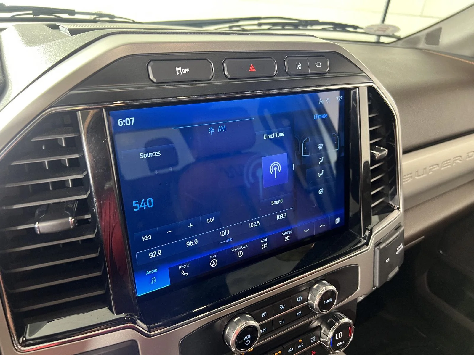Used 2022 Wh Ford XL image 21