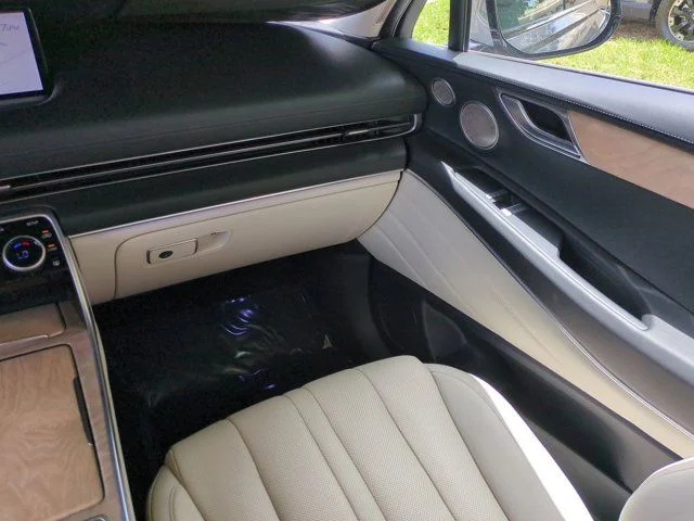 Used 2021 Silver Genesis 2.5T image 15