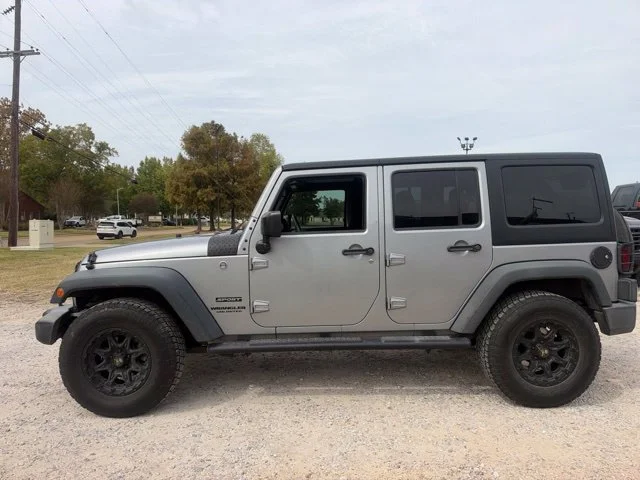 Used 2016 Silver Jeep Unlimited Sport image 7