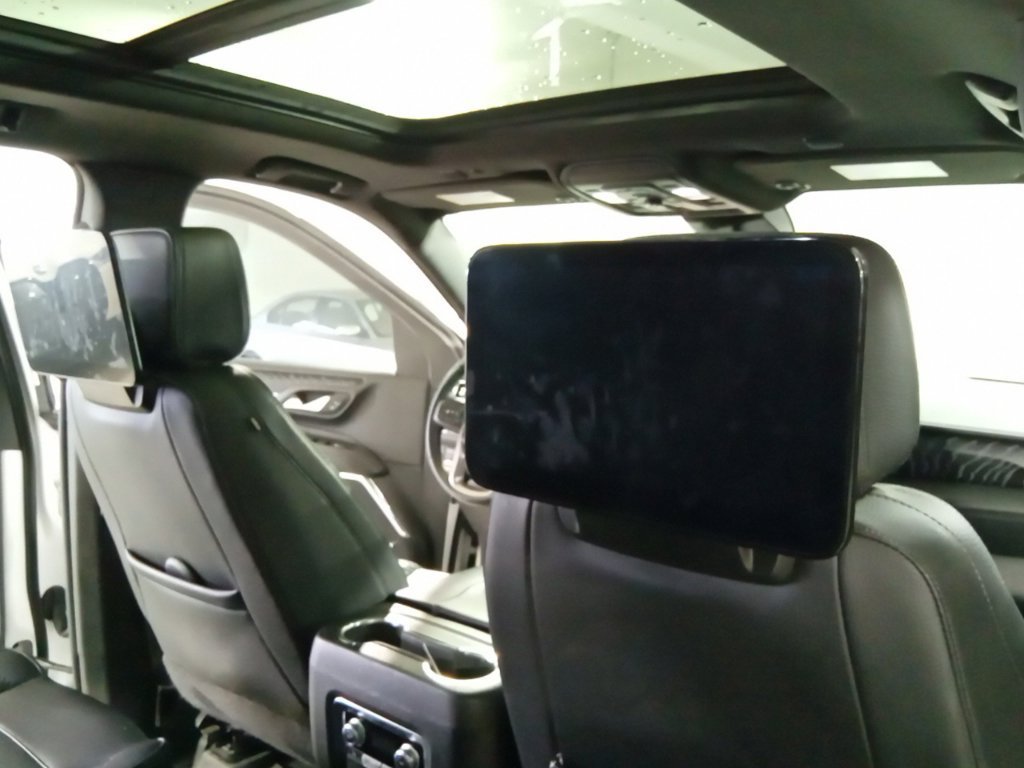 Used 2023 White Frost Tricoat GMC Denali image 16