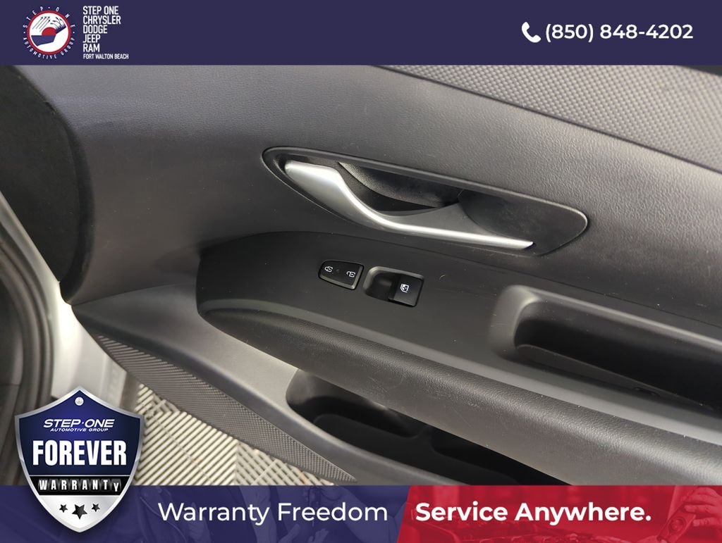 Used 2024 Silver Hyundai SEL image 33