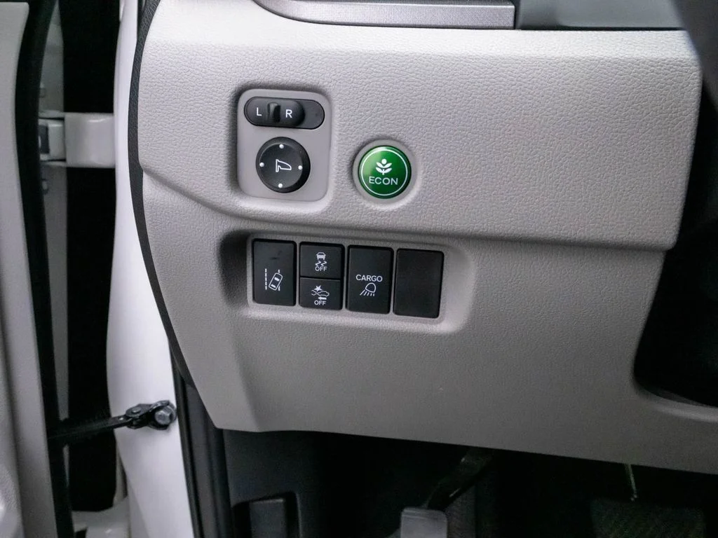 Certified Used 2025 White Honda RTL image 20