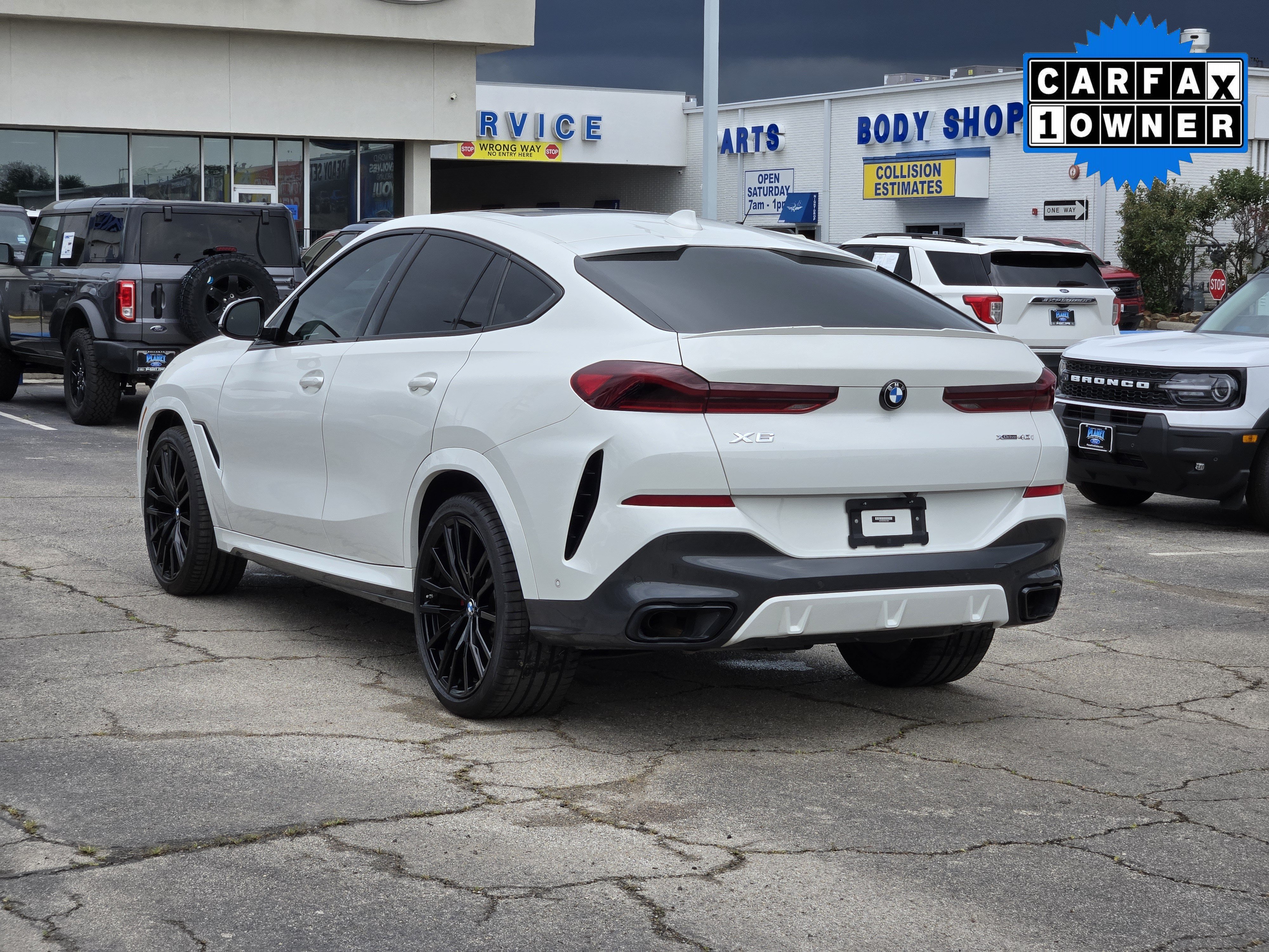 Certified Used 2022 Alpine White BMW xDrive40i image 5