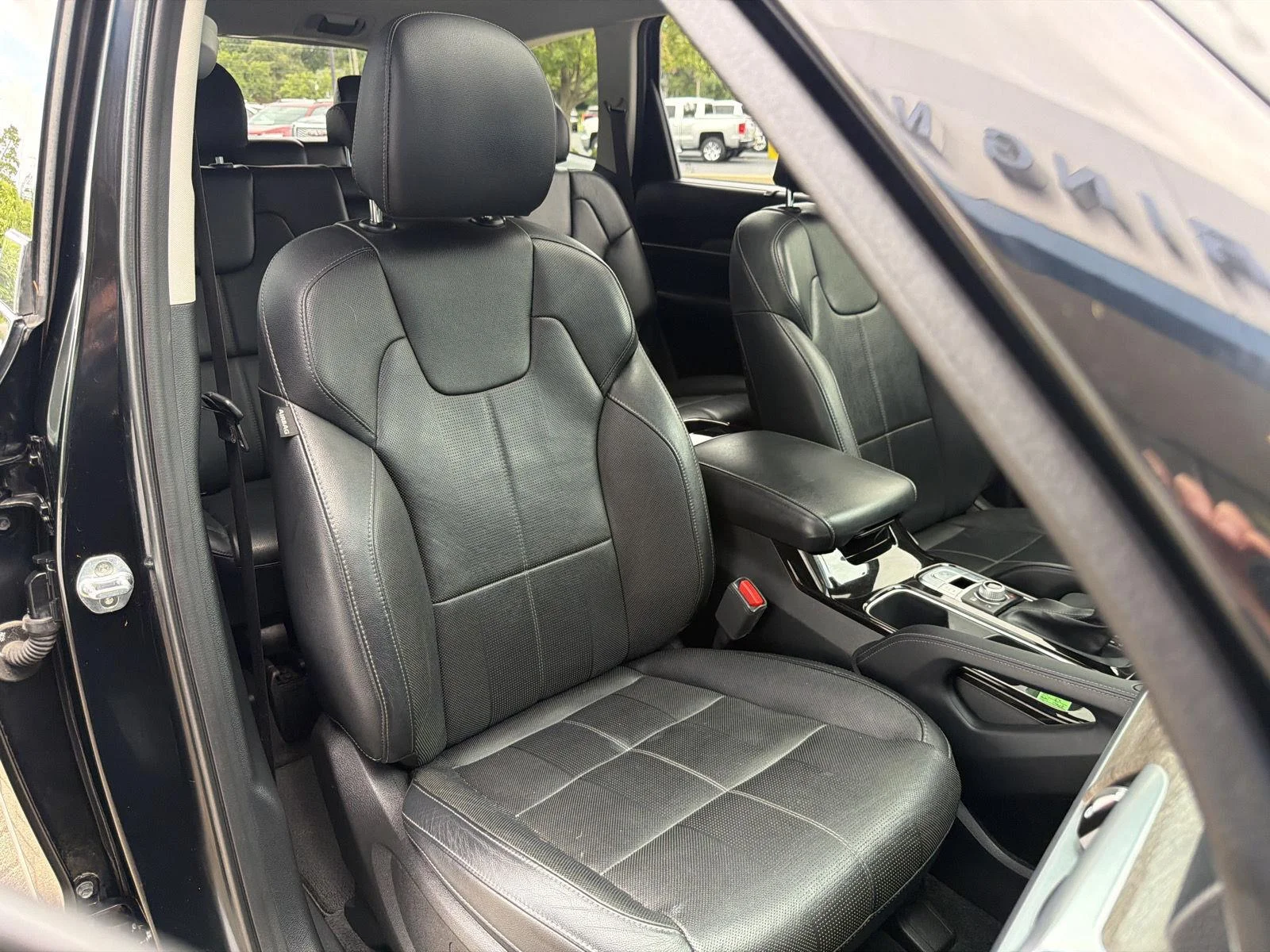 Used 2020 Ebony Black Kia EX image 35