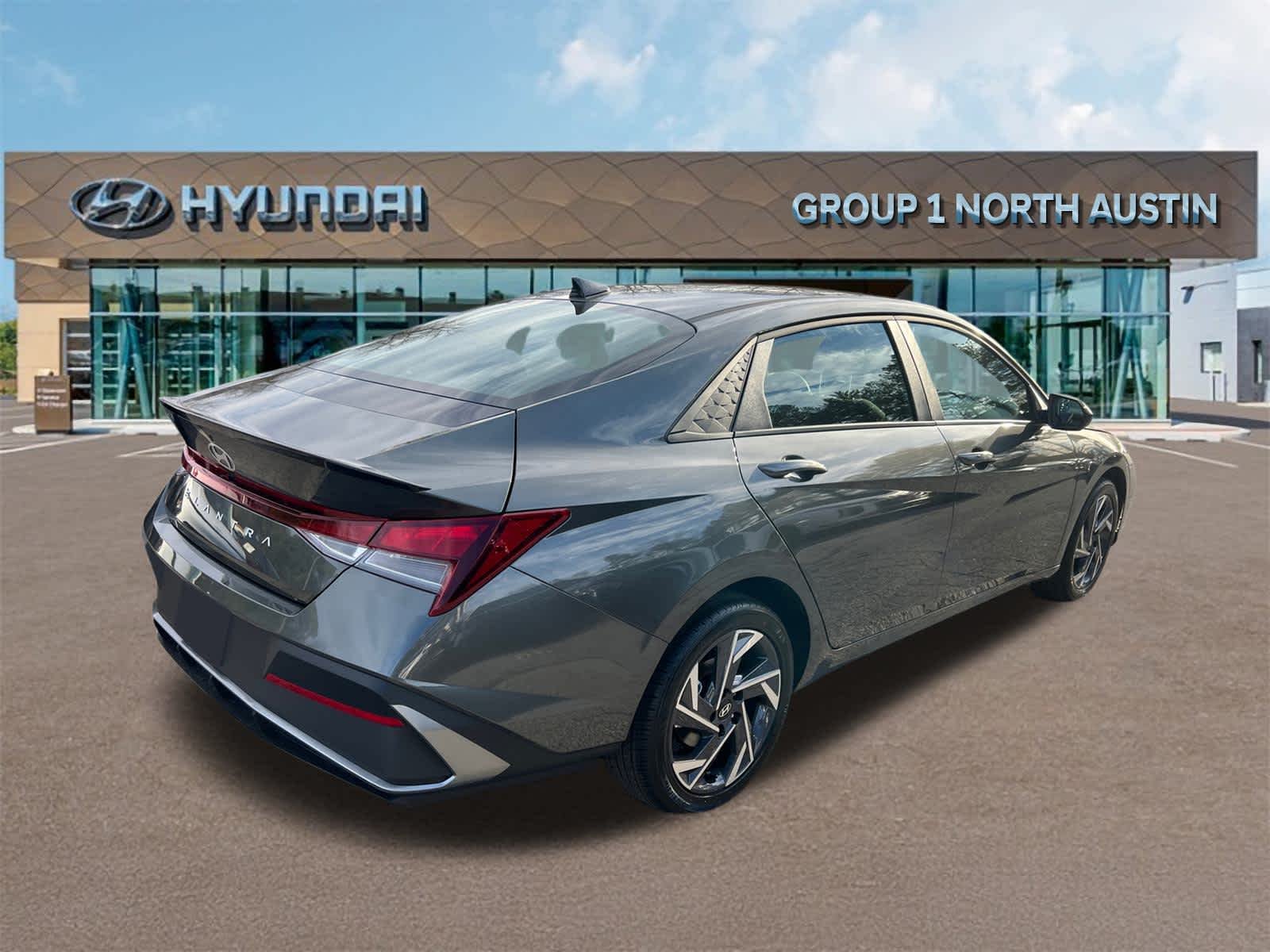 Used 2025 Amazon Gray Hyundai SEL Sport image 7