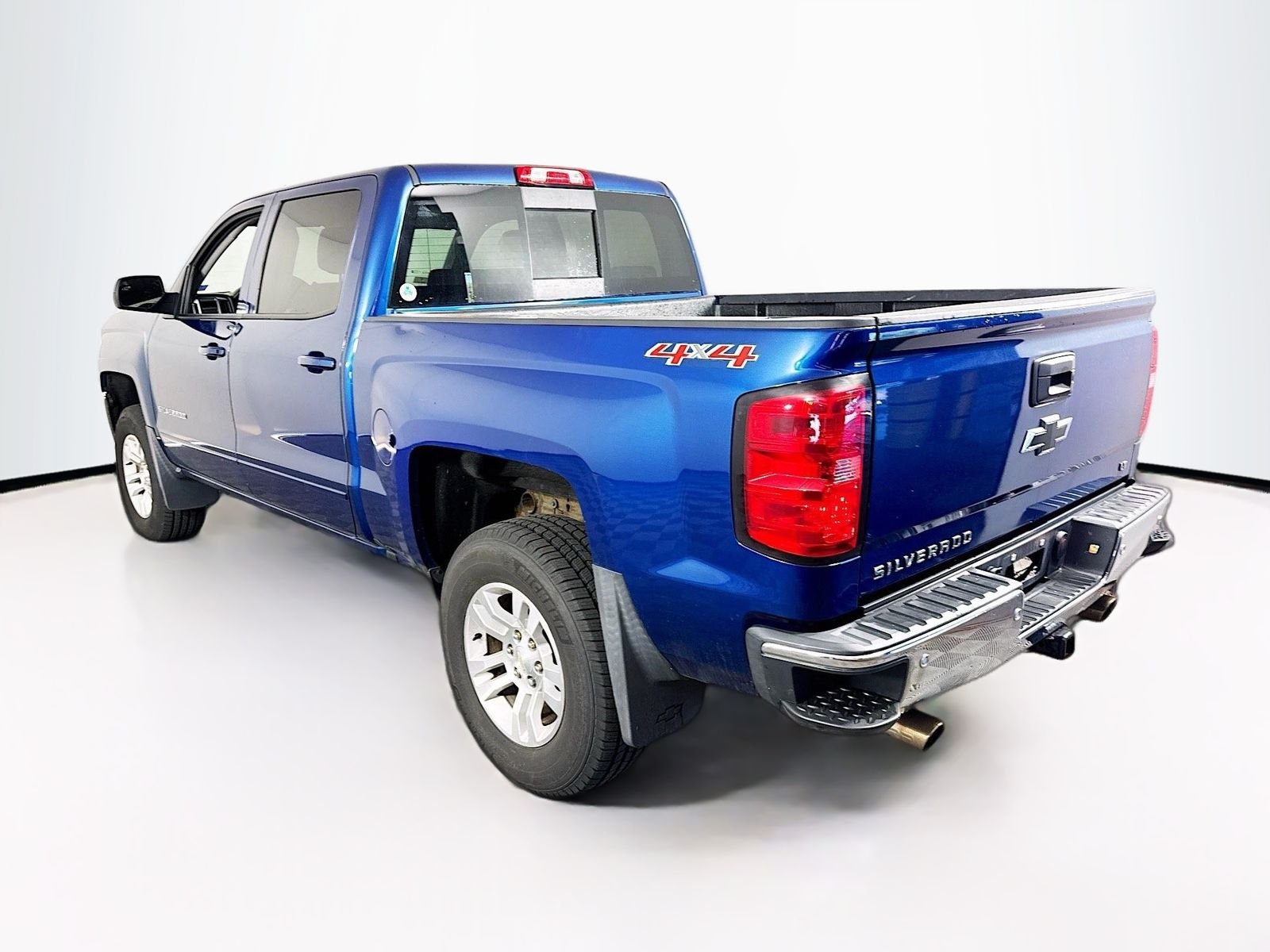 Used 2017 Blue Chevrolet LT image 5