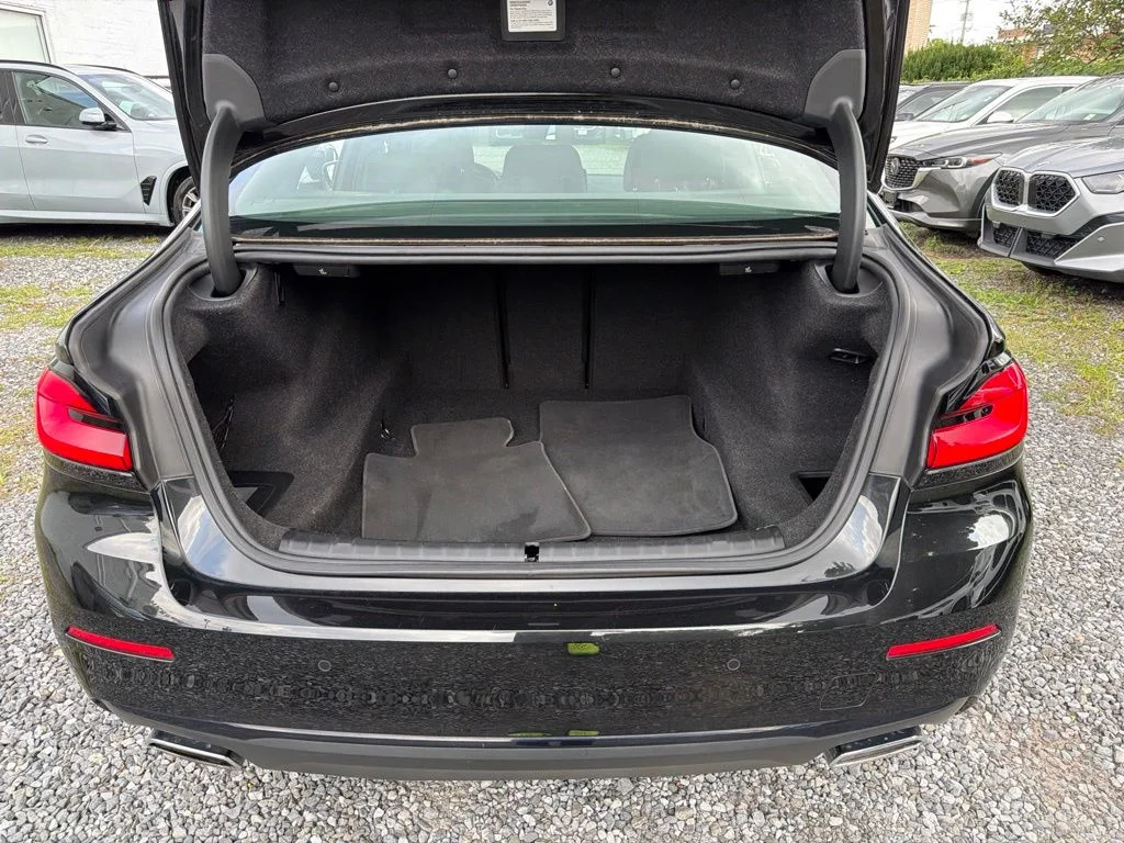 Used 2023 Black BMW 530i xDrive image 9