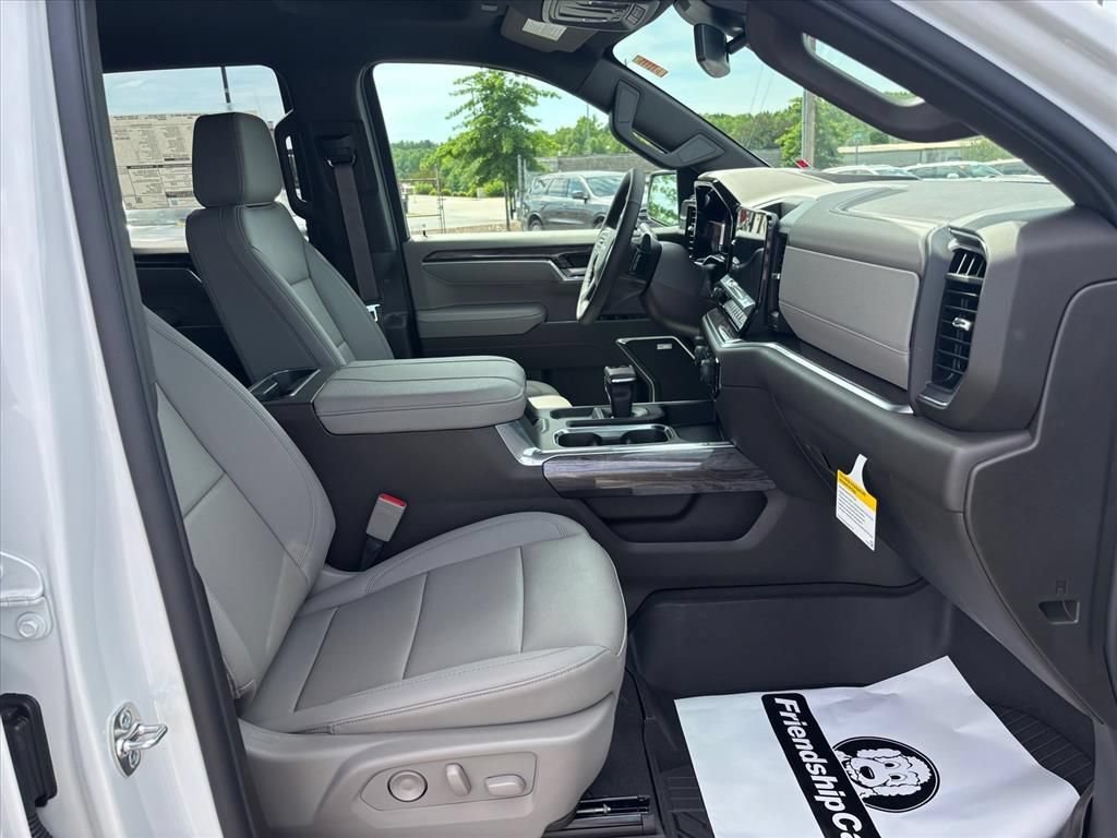 2026 Chevrolet Silverado 1500 LTZ - Photo 14