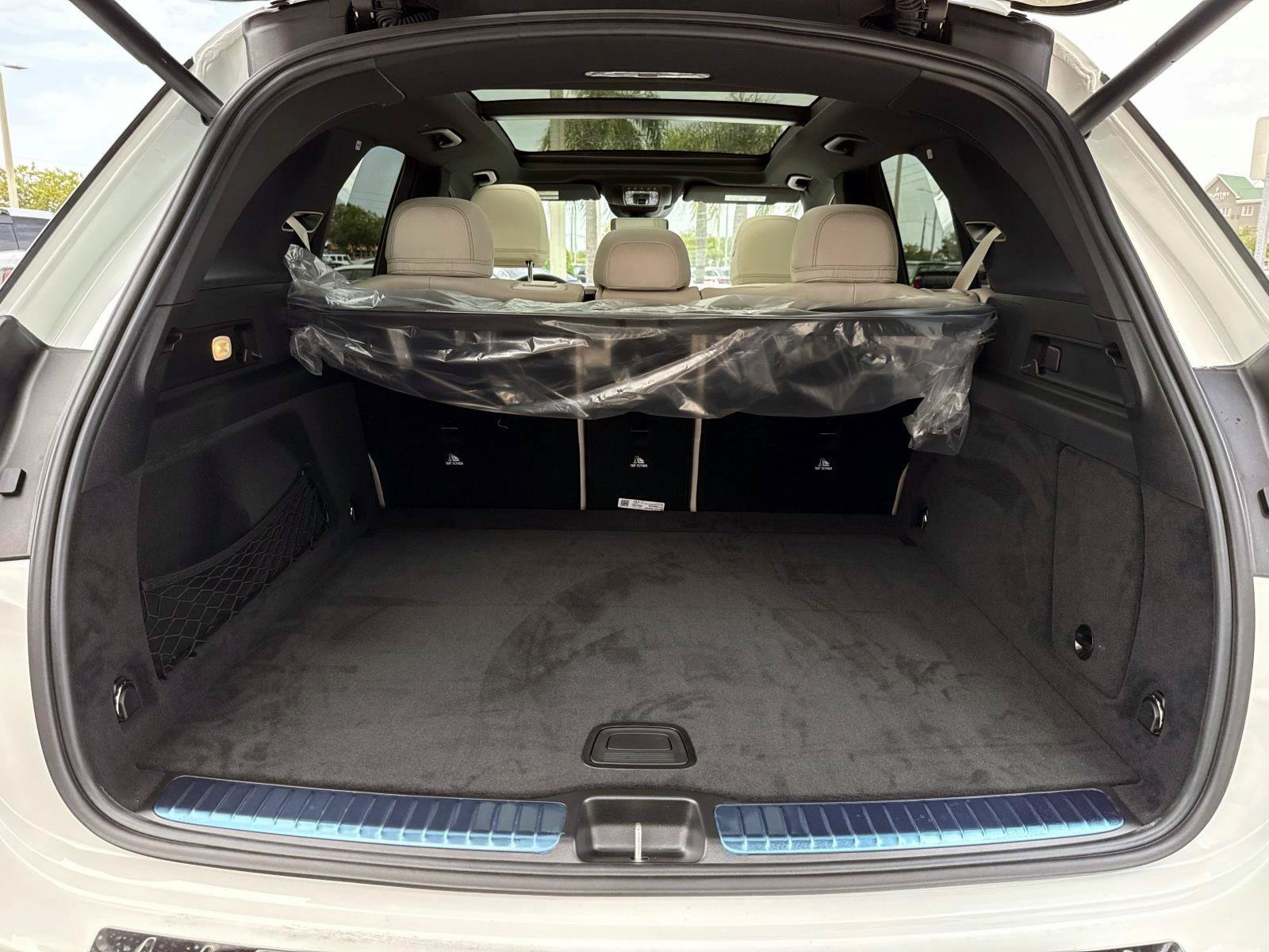 New 2026 Polar White Mercedes-Benz 350 4MATIC® SUV image 10