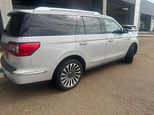 Used 2021 Ceramic White Lincoln Reserve image 3